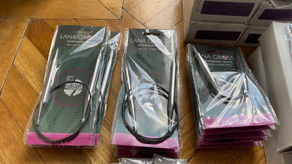 39 x LANA GROSSA Stricknadel Konvolut . Rundstricknadel Messing inkl. Kabel - Bild 1 von 3