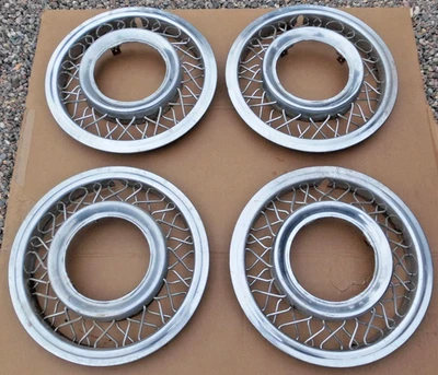 CONJUNTO VINTAGE DE 4 TAMPAS DE RODA DE ARAME FORD THUNDERBIRD 14" sem CENTROS. - Imagem 1 de 4