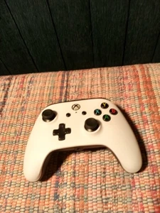 Xbox Series X/S PowerA Power A USB Wire Pro White Controller 1506928-02 - Picture 1 of 3