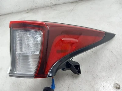 LUZ TRASERA MONTADA EN CUARTO LADO PASAJERO TOYOTA PRIUS 19-22  Foto 1 de 4