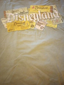 Vintage Disneyland ABC Ticket Stubs Graphic T-shirt green Adult Lrg - Picture 1 of 4