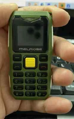 Melrose Terminator strapazierfähiges Mini kleines Telefon entsperrt microSD - grün