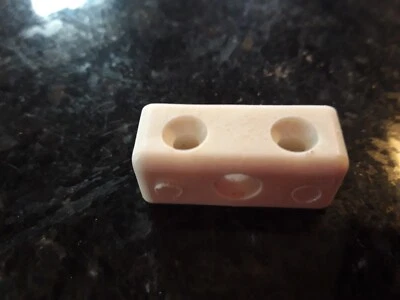 100 x  Mod Block Furniture Kitchen Cupboard Fixing Joint Connector - Image 1 of 2