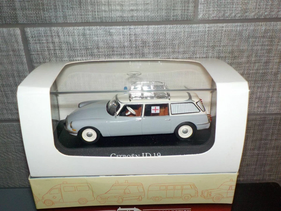 COCHE MODELO AMBULANCIA CITROEN DS19 ESCALA 1:43 IXO ATLAS 7495004 GRIS ESTATE Marca Foto 1 de 4