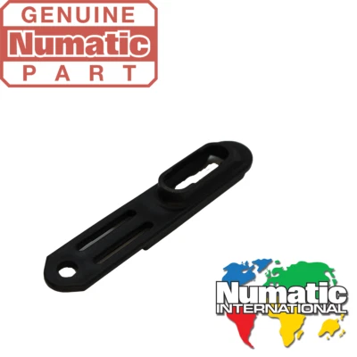 Presa di sollievo tensione cavo Numatic originale adatta per 570, 750, 900, 1800 227636
