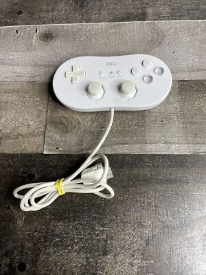Nintendo Wii White Classic Controller RVL-005 Authentic OEM - Image 1 of 4