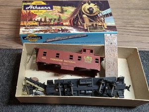 Vintage Mantua HO Scale Canadian National Caboose Model Train Kit W Original Box - Picture 1 of 4
