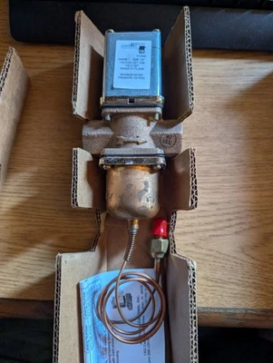 Johnson Controls V46AB-1C 1/2" IPS Pressure Actuated Water Valve 70-260 PSI - Image 1 of 3