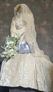 Antique Vintage Velvet 1940s Wedding Dress and Ornate Veil with Original Picture - Picture 1 of 21