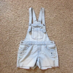 NWOT Squeeze Girls 14 Ligh Blue Denim Bib Overall Shorts Patches Design - Picture 1 of 2