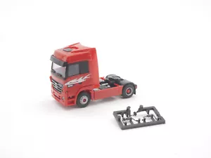 Trattore Actros 1:87 EM1315 AWM MB con decoro rosso - Foto 1 di 2