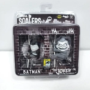 NECA San Diego Comic Con Batman and The Joker Scaler Set NEW SDCC - Picture 1 of 5