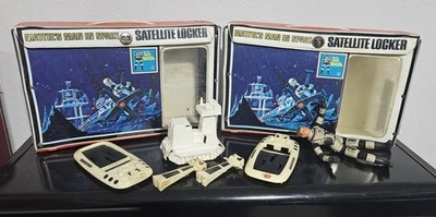 Лот товаров Mattel Major Matt Mason Человек в Космосе Фигурка Спутниковый Шкафчик Кошка Трасса Сани - Изображение 1 из 4
