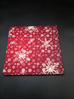 Alfombrilla de ratón 8"X8" copo de nieve con fondo rojo  Foto 1 de 2