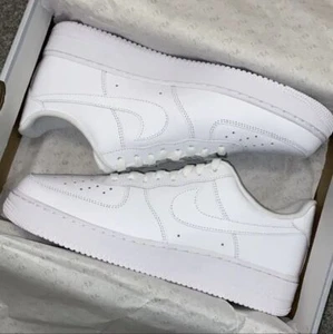 Nike Air Force 1 '07 'Triple White' (CW2288 111) Gr. UK 6-11 - Bild 1 von 8