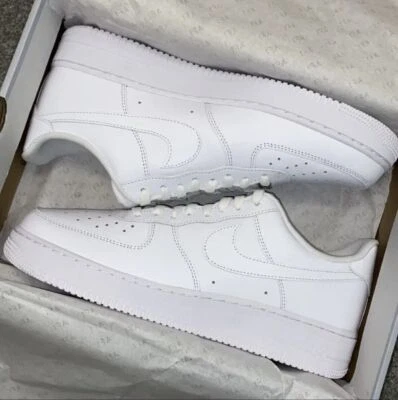Nike Air Force 1 '07 'Triple White' (CW2288 111) taglie UK 6-11 - Immagine 1 di 4