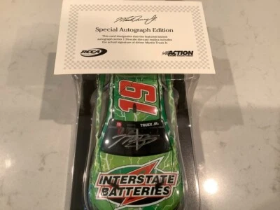 BATERÍAS INTERESTATALES TOYOTA AUTOGRAFIADAS 2022 MARTIN TRUEX JR FUNDIDAS A PRESIÓN CON CERTIFICADO DE AUTENTICIDAD Y TARJETA Foto 1 de 4