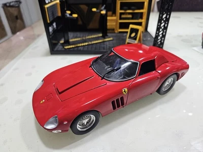 FERRARI 250 GTO 64 N.3002 JOUEF EVOLUTION SCALA 1/18 - Immagine 1 di 4