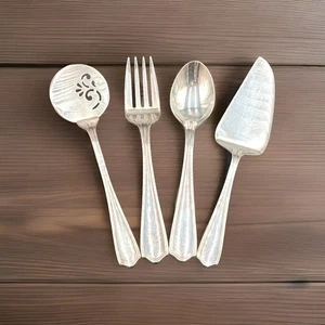 Juego de azafatas WATERFORD KESWICK tenedor de carne, servidor de pastel, servidor de tomate, cuchara para servir - Imagen 1 de 10