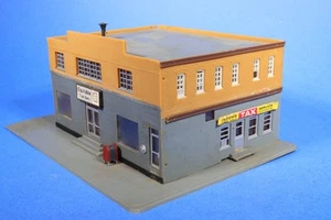 HO Scale Built-Up Plastic Equitable Trust Bank Building - Bild 1 von 5