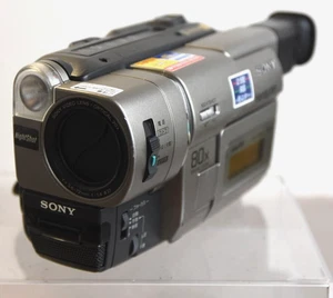 Sony Handycam CCD-TRV80 Hi8 Video Camcorder Digital8 Tape Player Japan - Picture 1 of 10
