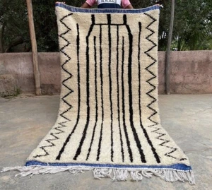 8-4ft Moroccan rug Handmade Wool rug Handmade Moroccan Azilal Hand knotted rug - Picture 1 of 7