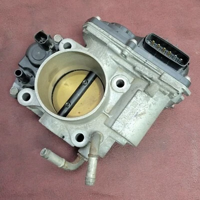 Jaguar XK8 1999 carrocería del acelerador carcasa usada Foto 1 de 4