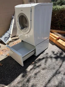 Bosch WTMC3521UC 27" Gas Dryer w/ 6.7 cu.ft. Cap., 11 Drying Programs, ECOSENSOR - Picture 1 of 12