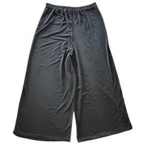 Pantalone palazzo Chicos Travelers nero elasticizzato crop gaucho gamba larga elastico in vita 2 - Foto 1 di 6