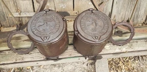 2 John Deere & Mansur Mais Pflanzgefäße VINTAGE Gusseisen Kisten mit Originalplatten - Bild 1 von 12