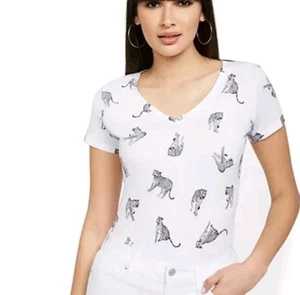 Camiseta New York & Company Cheetah Leopardo Estampado Animal Cuello en V Perfecta Manga Corta - Imagen 1 de 6