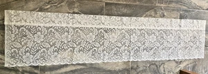 4 PAIA MANTOLETTE PIZZO FLOREALE BIANCO SPORCO BORDO SMERLATO 58" X 12 1/2" - Foto 1 di 3