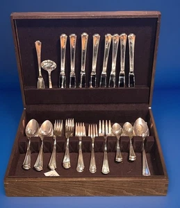 Vintage 44 Pcs Oneida Seneca Silverplate Flatware w/Case Preowned Used Clean VGC - Picture 1 of 18
