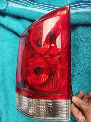 Luz trasera izquierda conductor Nissan Armada 2005-2015 Foto 1 de 2