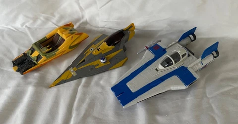 STAR WARS 3.75'' 2002 SAGA AOTC ANAKIN SPEEDER , A Wing,Jedi fighter VEHICLE LOT Cover