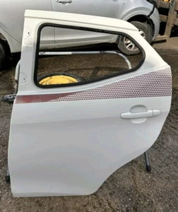 TÜRSCHALE HINTEN WEISS FÜR TOYOTA AYGO MK2 NS 2014-2021 BEIFAHRERSEITE - Bild 1 von 14