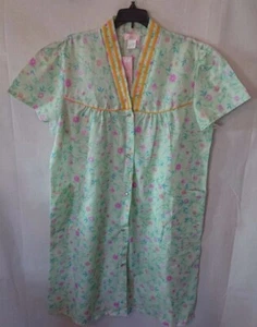 Women's Light Green Floral Print Lati Fashion Duster Nightgown Size 1X - Picture 1 of 6