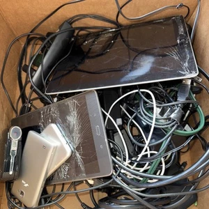 Box of cords, cell phones, iPads and camera for parts - Picture 1 of 3