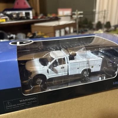 Tonkin 1:50 White Ford F350 Service Truck - Image 1 of 4