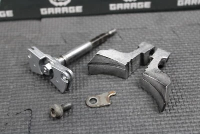 2004 HONDA CR250R OEM EXHAUST POWER RC VALVE POWERVALVE SHAFT FLAP 14201-KSK-670 - Image 1 of 4