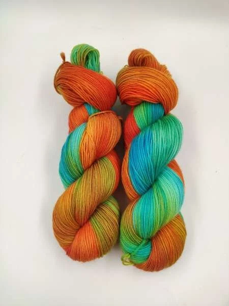 handgefärbte Einöder Sockenwolle 100 g - ROTORANGER TÜRKIS  467 - Bild 1 von 1
