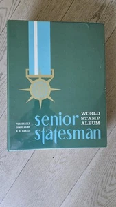 Album francobolli mondiali Harris Senior Statesman 1967 vintage con circa 400 francobolli - Foto 1 di 14