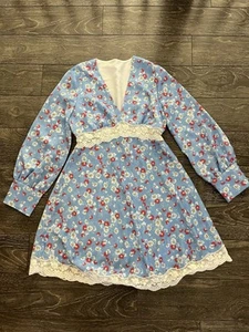 Floral Blue Dress with Lace Trim size Xs or S (see the measurem - Bild 1 von 6