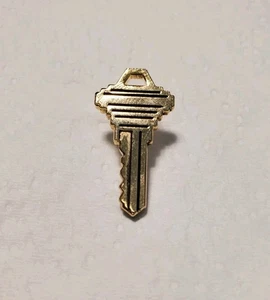 KEY HAT LAPEL PIN PIN BACK Great For Locksmith Or Key Collector Free Shipping - Picture 1 of 3