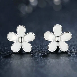 925 Sterling Silver Lovely Flower Beauty Stud Earrings Women Jewellery Gift - Picture 1 of 6