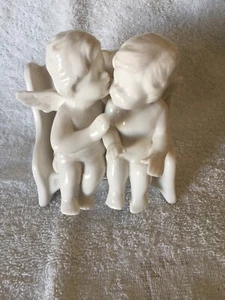Vintage Ceramic Kissing Cherubs Sitting On Bench - Picture 1 of 2