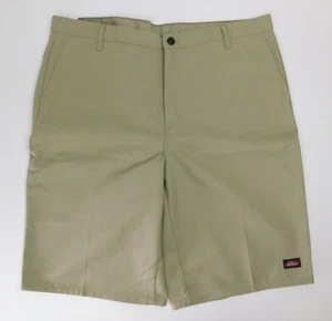 Genuine Dickies Mens Relaxed Fit Khaki Shorts Size 42 NEW - Picture 1 of 10
