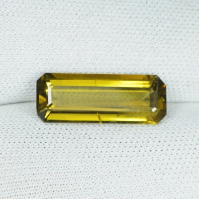 3.56 ct  LUSTROUS HONEY YELLOW  NATURAL EPIDOT ~ VESUVIANITE OCTAGON See Vdo ! - Image 1 of 2
