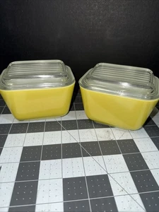 SET OF 2 Vintage PYREX Yellow Refrigerator Dishes 501B 1-1/2 Cup With Lids - Picture 1 of 3