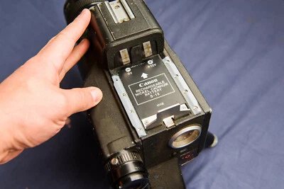 Trilhos de plástico Canon Scoopic M, MS & MN para tampa da bateria. 1 par. - Imagem 1 de 4